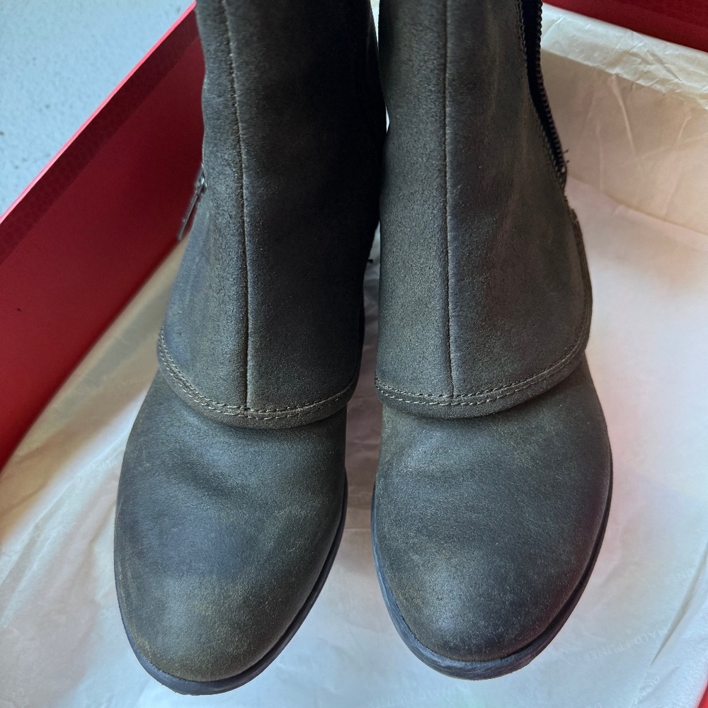DONALD J PLINER “LODEN” Green Suede Calf Boots - US 7